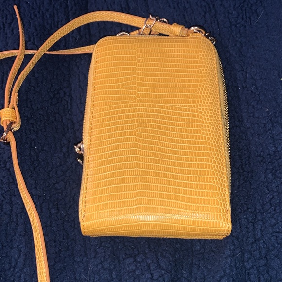 Super Cute Little Yellow Purse !!!! - Picture 5 of 10